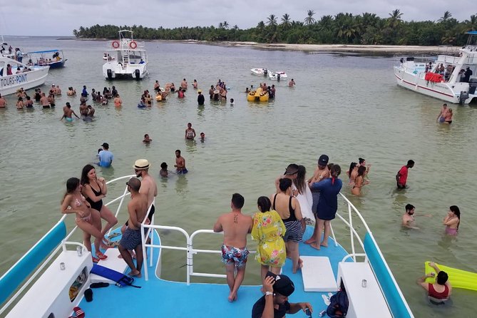 Party Boat in Punta Cana - Booze Cruse - Price and value: what $75 buys you in Punta Cana