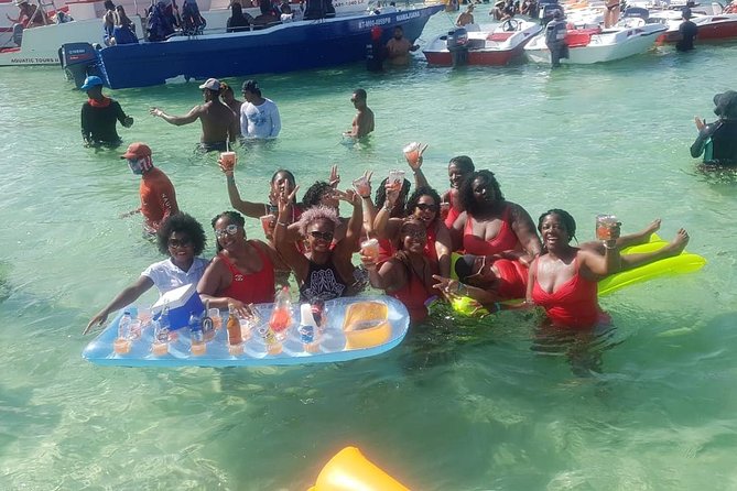 Party Boat in Punta Cana - Booze Cruse - Food, drinks, and the photo-sales reality check