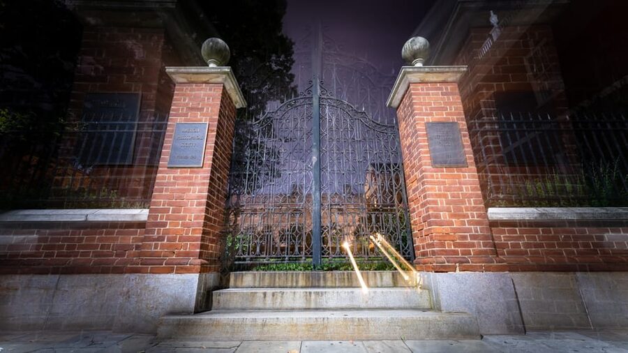 Philly Ghosts Boos and Booze Haunted Pub Crawl - William Penn’s curse and the ironworkers legend