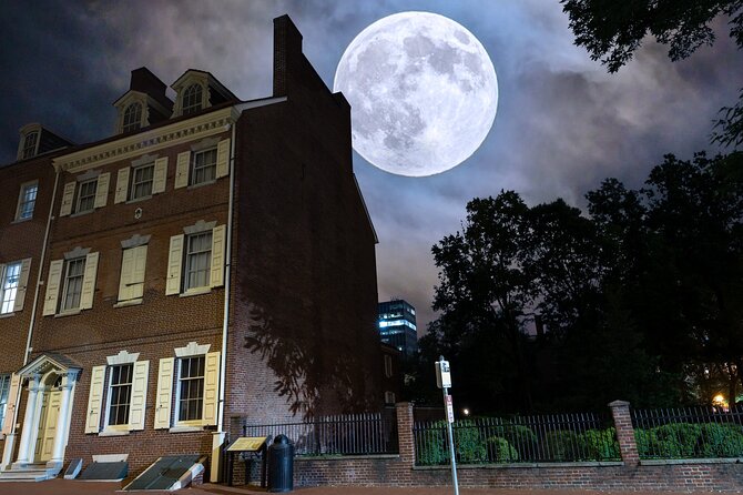 Philly Ghosts Boos and Booze Haunted Pub Crawl - Meeting at Independence Beer Garden: how the tour starts