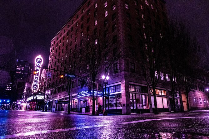 Portland Ghosts Boos and Booze Haunted Pub Crawl - Portland at 5 pm: the vibe of a ghost pub crawl