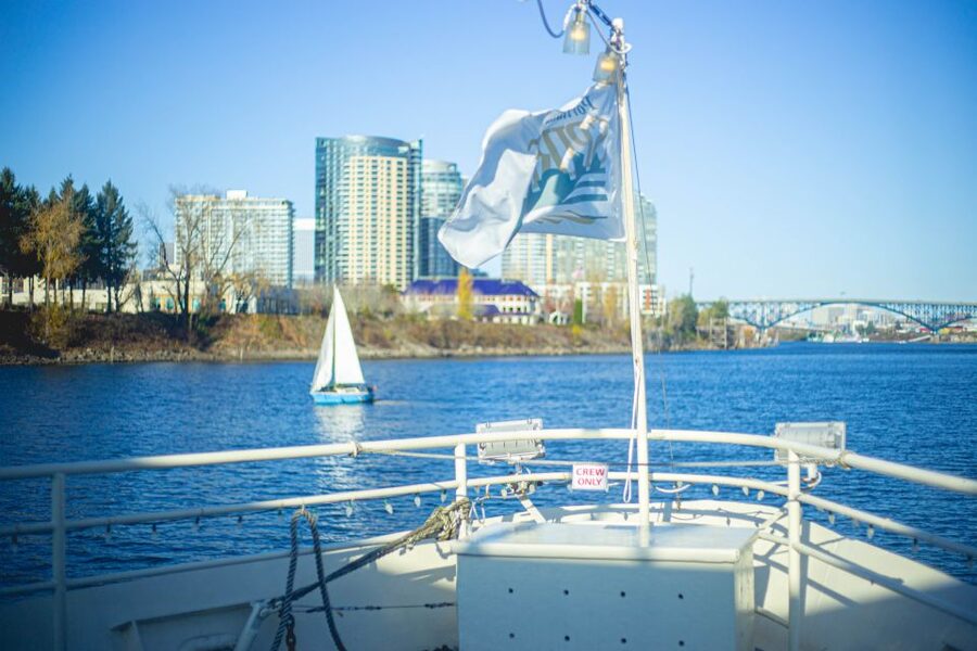 Portland: Happy Hour Sightseeing Cruise - The Happy Hour bar and bistro: what to expect when food is extra