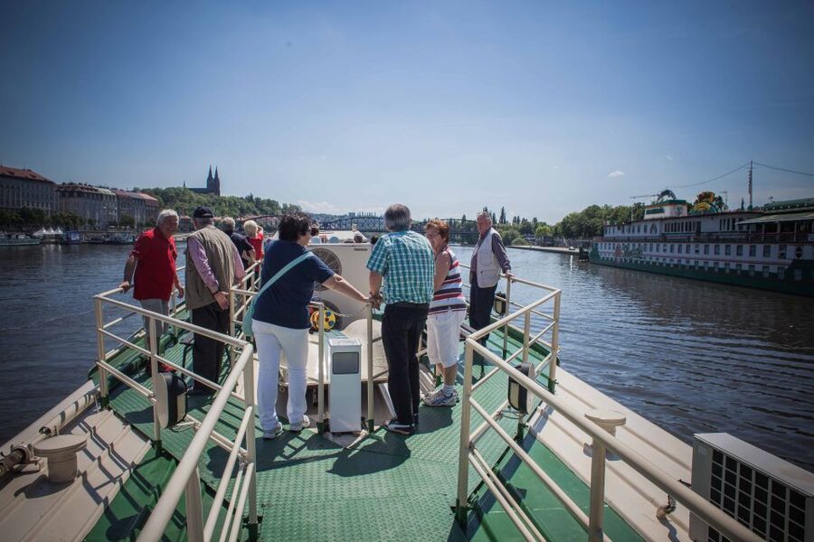 Prague: Afternoon Beer Cruise with Drinks Included - A 45-minute Vltava cruise that fits into real Prague time