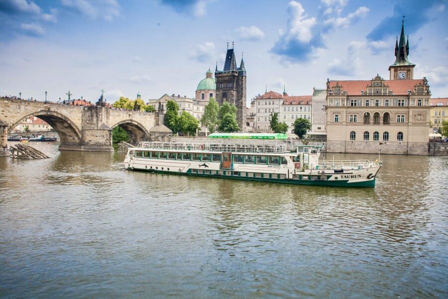 Prague: Afternoon Beer Cruise with Drinks Included - The good stuff people love most (and what it means for you)