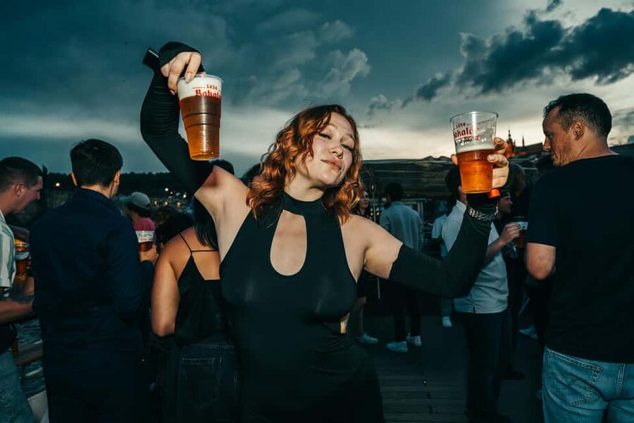 Prague: Booze Cruise with Open Bar and Duplex Entry - Price and Value: Is $73 Worth It for a 6-Hour Night?