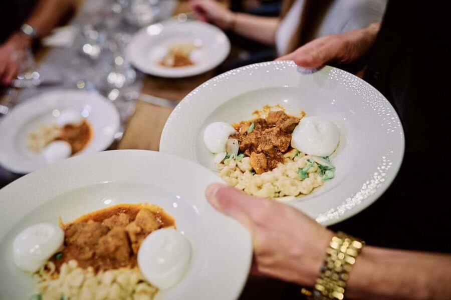 Private Budapest Food Tour with Drinks Included - Starting point and meeting moment: know where to find the guide