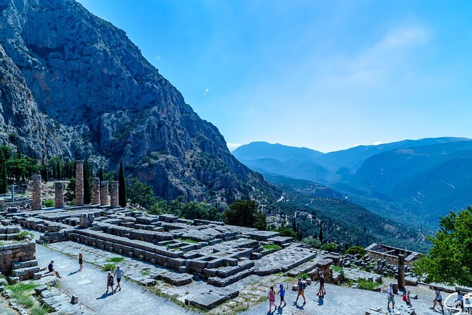 Private Delphi and Hosios Loukas Monastery - Great Lunch and Drinks Included - Delphi Archaeological Museum: Charioteer, sculptures, and what the site doesn’t explain