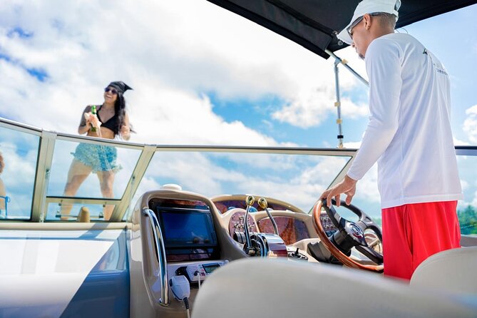 Private Yacht for Excursions in Punta Cana, Snorkeling and Booze - Playa Bibijagua: Dolphin Island Sightseeing Without the Hassle