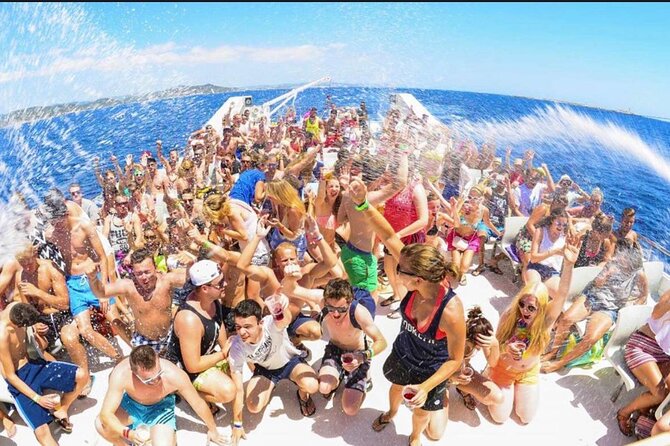 Punta Cana Booze Cruise, Snorkeling, Bar Entertainment Open Bar - Snorkeling Over Coral Reefs: What to Know Before You Suit Up