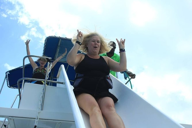 Punta Cana Private Booze Cruise with Open Bar (10+ People) - Staff, music, and the photo push: how to keep control