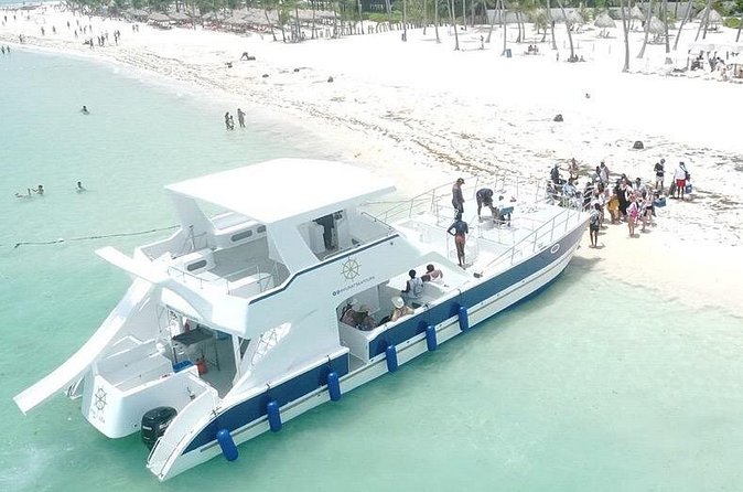 Punta Cana Shared Party Boat Booze Cruise and Snorkeling - Safety and Service: What to Expect from the Crew