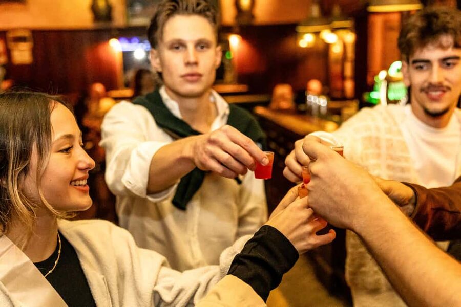 Rome: Bar Crawl with Guide and Drinks Included - Practical tips for an easy, fun Monti night