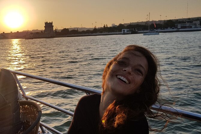 Sailboat Tour in Lisbon with drinks included | Morning and Sunset - Morning vs sunset: what changes on the water