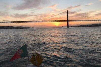 Sailboat Tour in Lisbon with drinks included | Morning and Sunset - Where you meet: Doca de Alcântara Norte and Blue Skipper