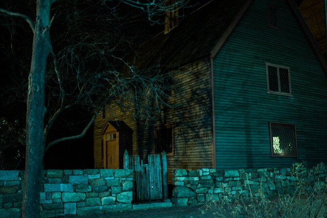 Salem Booze and Brews Haunted Pub Crawl by US Ghost Adventures - Why Salem’s night crawl works better than daytime tours