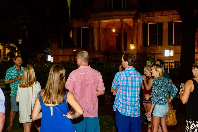 Savannah Ghost Tour for Adults ALL Alcoholic Drinks Included - Savannah Ghost Tour Meets Pub Crawl: The 2–3 Hour Night Plan