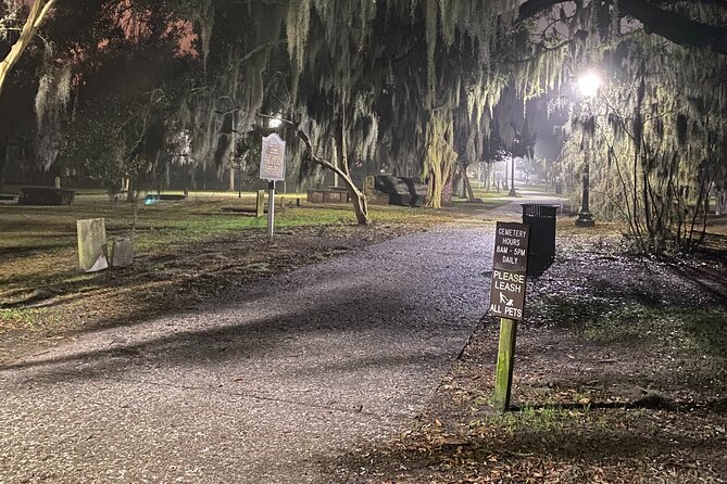 Savannah Ghost Tour for Adults ALL Alcoholic Drinks Included - Weather, Refund Timing, and the Sun-Out Cemetery Constraint
