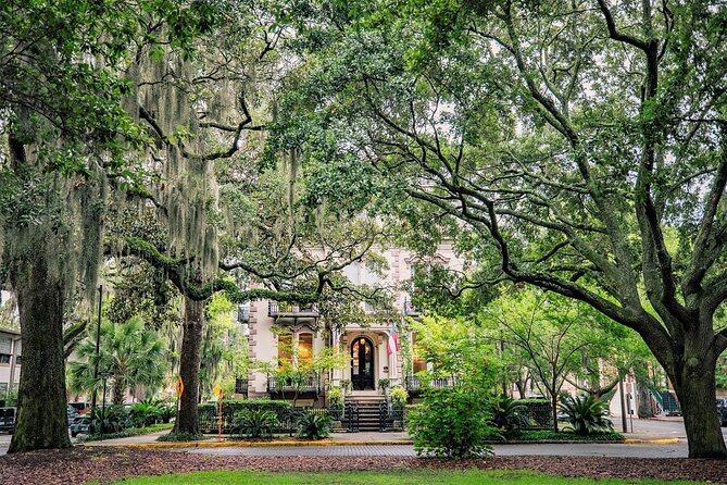 Savannah Walktails & Bar Bites Guided Happy Hour Tour - Key things you’ll notice on this tour