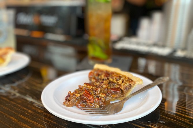 Savannah Walktails & Bar Bites Guided Happy Hour Tour - Why this Savannah Walktails night feels different than a random bar crawl