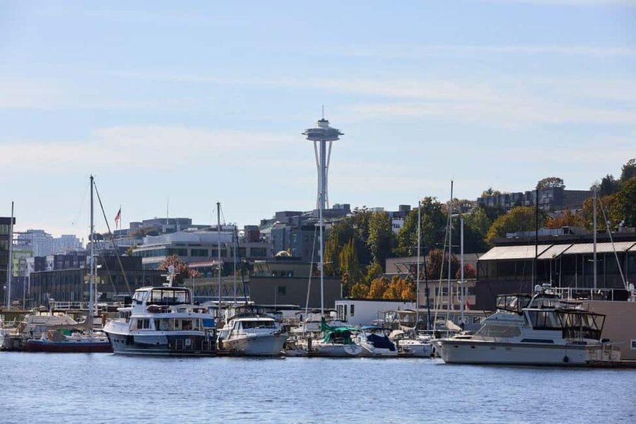 Seattle: Lake Union Happy Hour Cruise - Quick hits on Lake Union happy hour