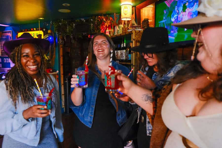 Solvang: Wine and True Crime Tour with Drinks Included - Key highlights you’ll care about
