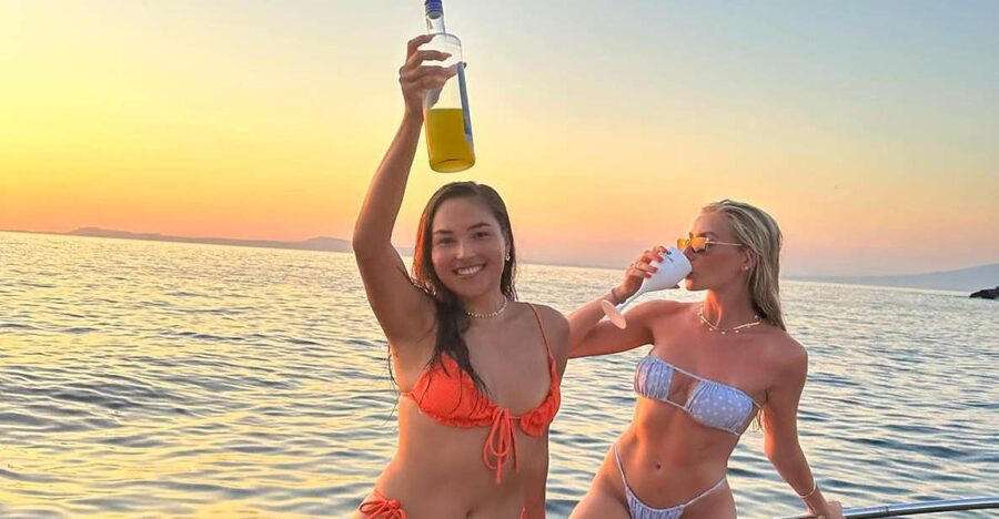 Sorrento: Luxury Private boat drinking & watching the sunset - Where it gets real: the Regina Giovanna swim and snorkel break