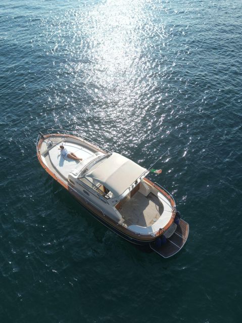 Sorrento: Luxury Private boat drinking & watching the sunset - Captain Antonino and the English/Spanish guide support