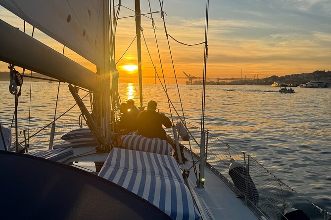 Sunset sailboat tour in Lisbon with green wine - Green wine, beer, and the onboard comfort that matters