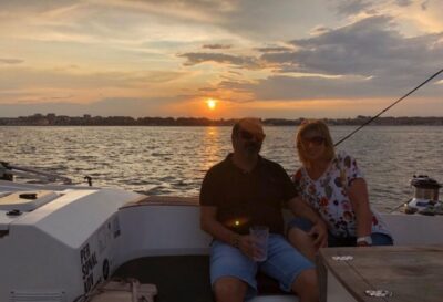 Valencia: Sunset trip in a boat with drinks included - Your 1-hour timeline: safety briefing, sailing, and the sunset payoff