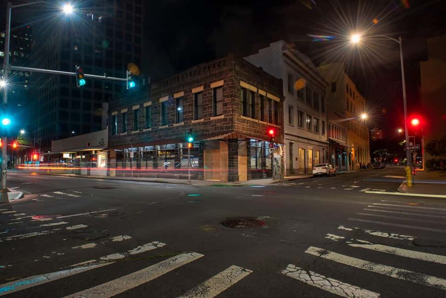 Waikiki Ghosts Boos and Booze Haunted Pub Crawl - AlohaBeerWaikiki and the Royal Hawaiian Center: less-expected stops