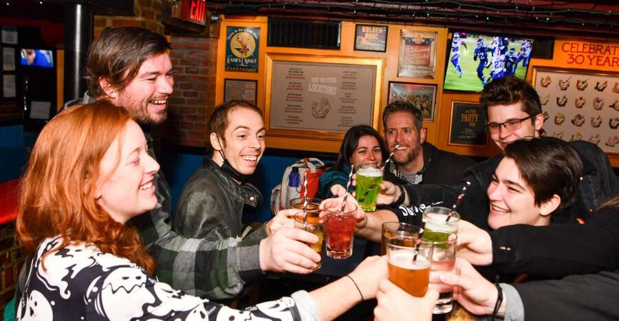 Washington DC: Ghosts Boos and Booze Haunted Pub Crawl - Eight haunted stops, four pubs, and the right pacing for 2 hours