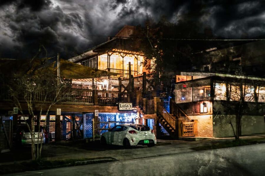 Wilmington: Boos and Booze Haunted Pub Crawl - Museum of the Bizarre and Its Perfect Flicker