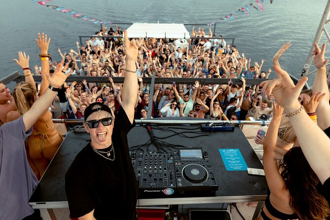 Zrce Booze Cruise - Novalja Boat party - The 3-hour structure: how the timing shapes your night