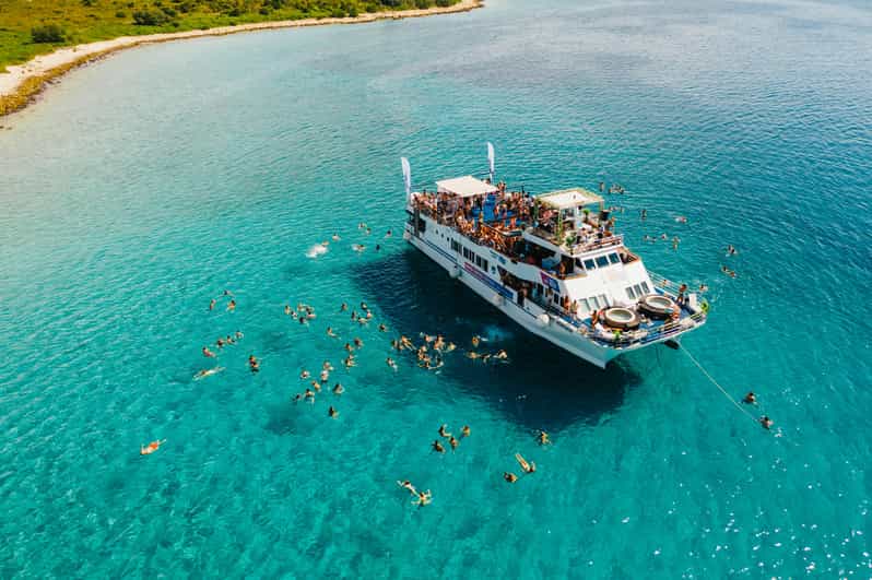 Zrce: Novalja Boat Party Booze Cruise - Arriving in Novalja and Getting on the Boat